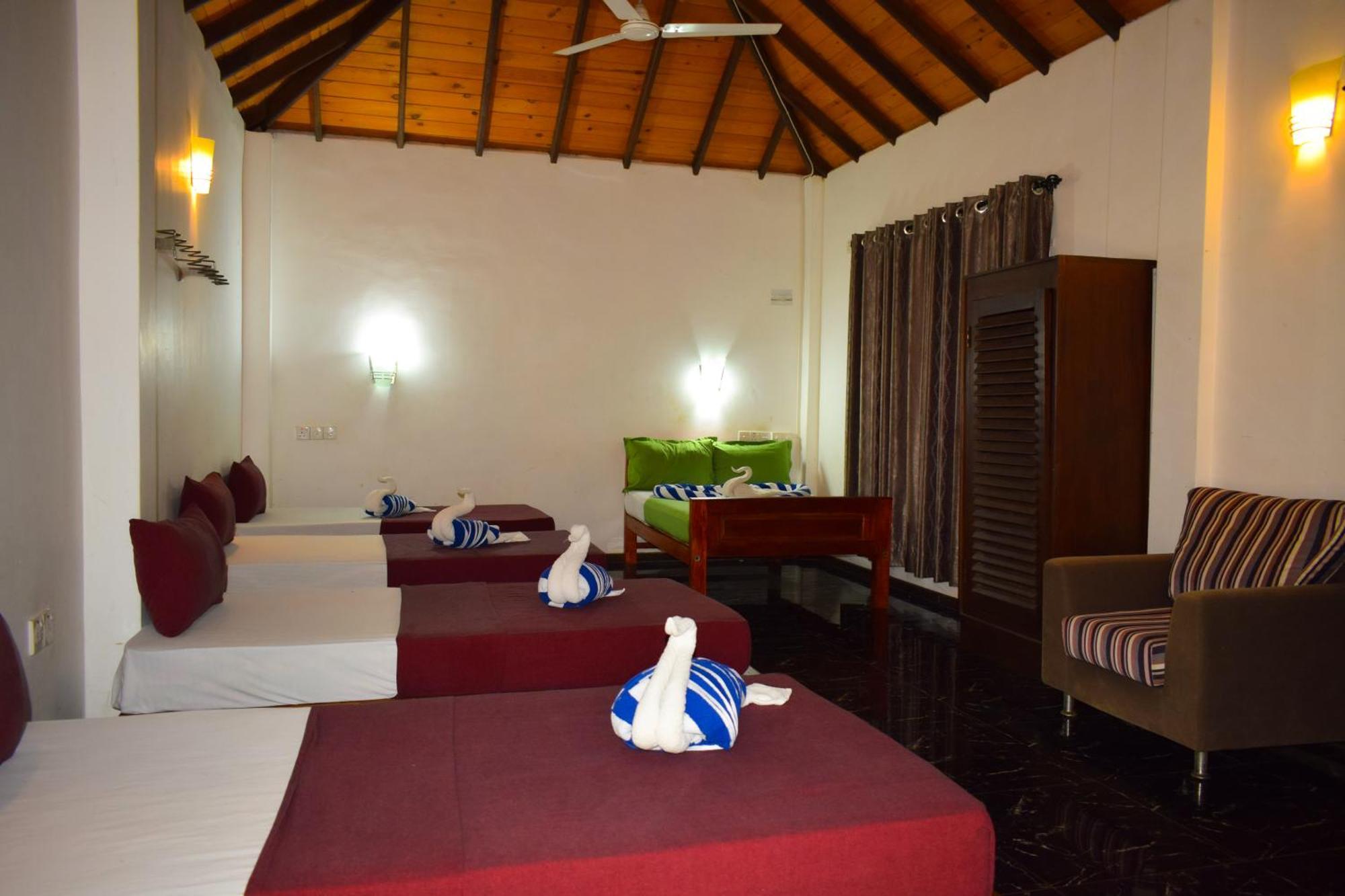 Hotel Green Garden Trincomalee Ngoại thất bức ảnh
