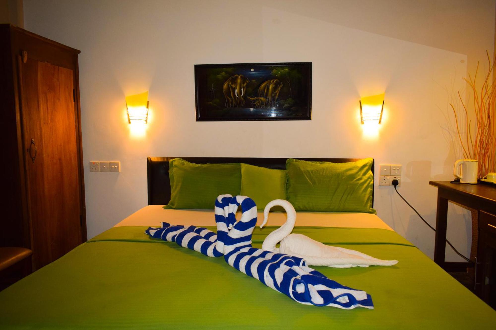 Hotel Green Garden Trincomalee Ngoại thất bức ảnh
