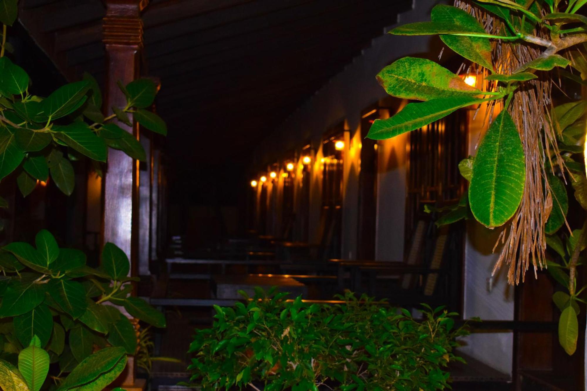 Hotel Green Garden Trincomalee Ngoại thất bức ảnh